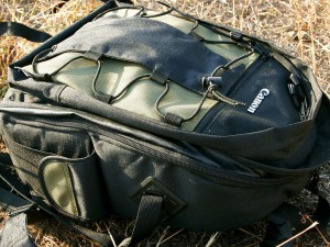 1024px-Canon-Deluxe_Backpack-200-EG