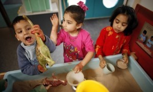 Children-play-with-sand-a-001